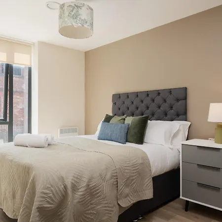 Liverpool City Apartment With Parking & Ev Exterior photo