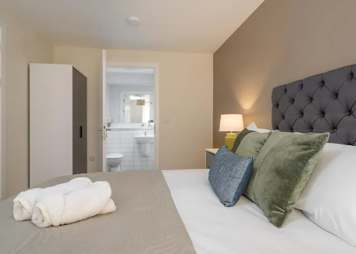 Liverpool City Apartment With Parking & Ev