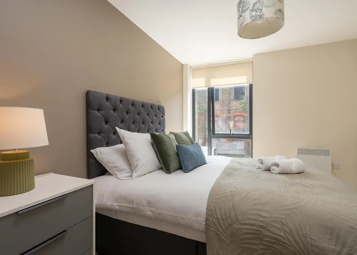 Liverpool City Apartment With Parking & Ev