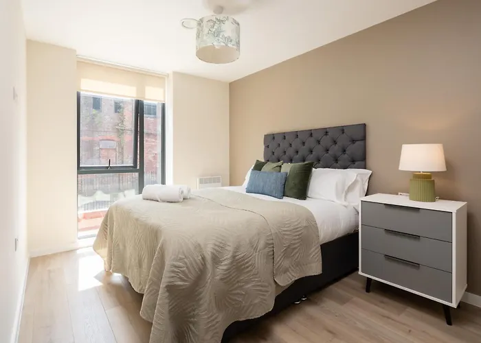 Liverpool City Apartment With Parking & Ev
