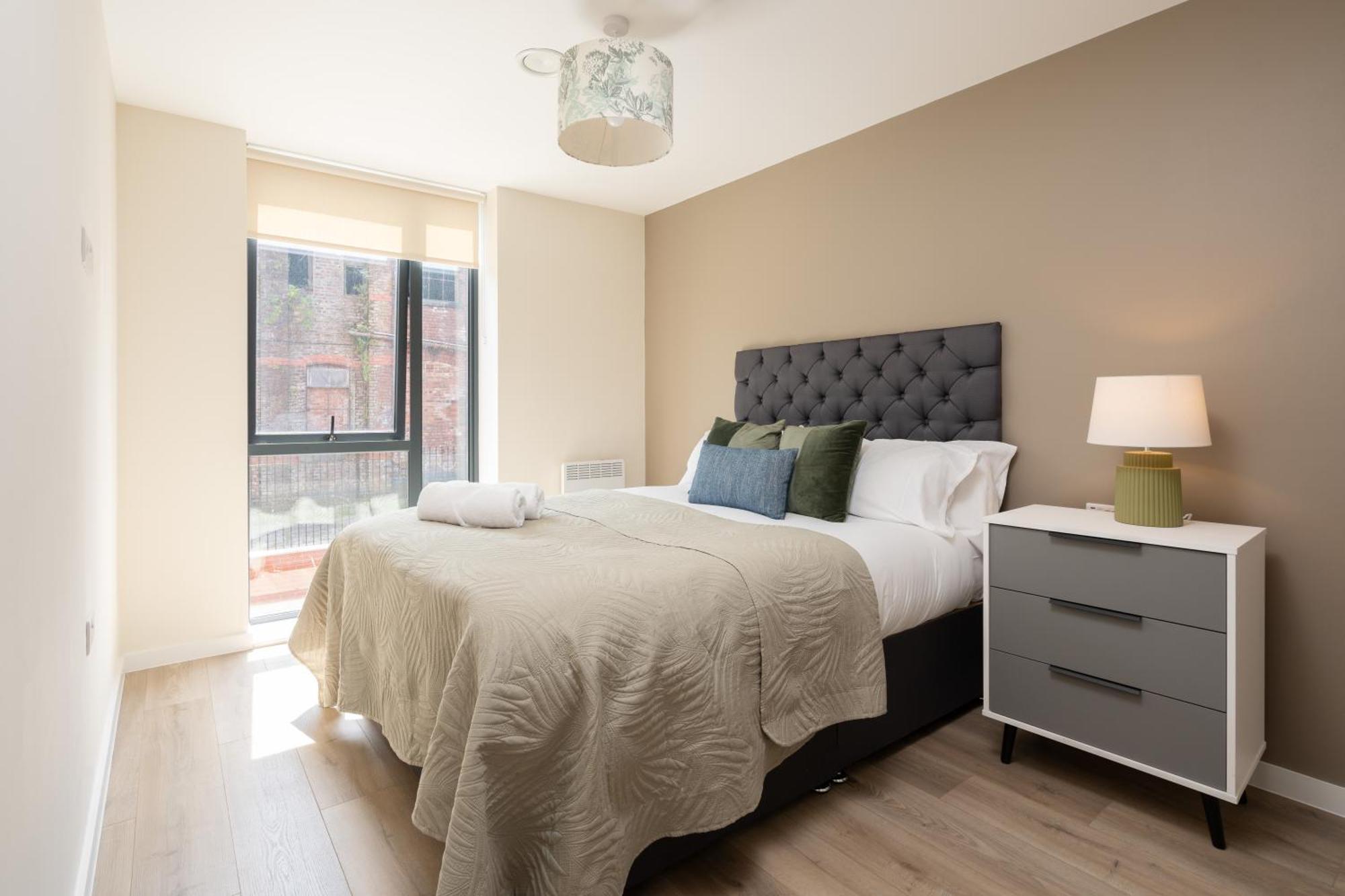 Apartment With Parking & Ev Liverpool